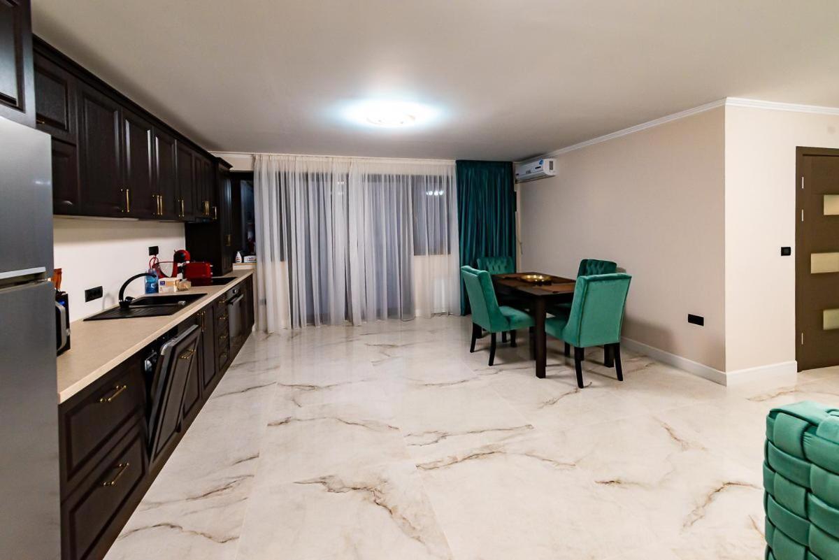 Moky Rezident 2 Apartment Arad Exterior photo