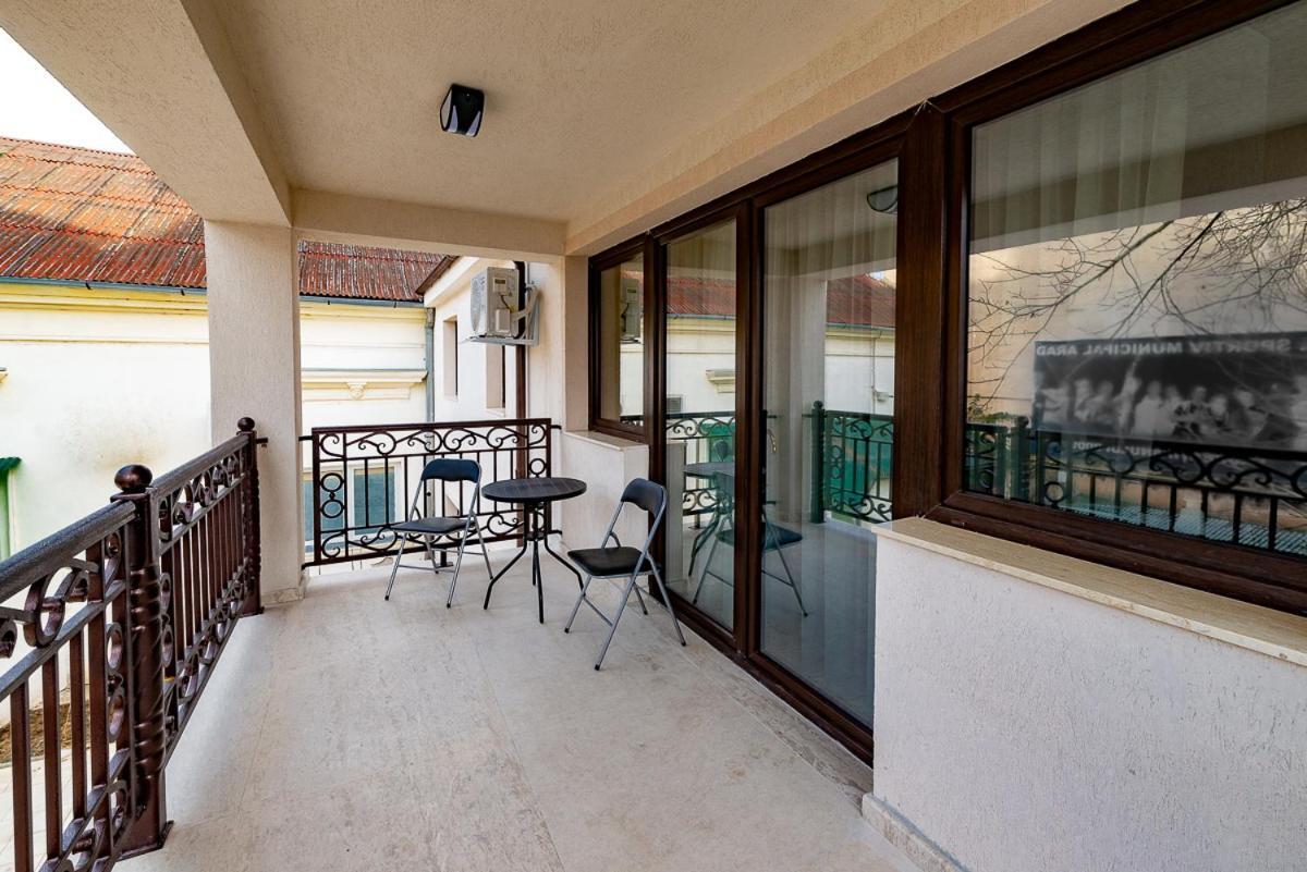 Moky Rezident 2 Apartment Arad Exterior photo